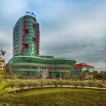 Ninh Kieu Riverside Hotel Can Tho Exterior photo