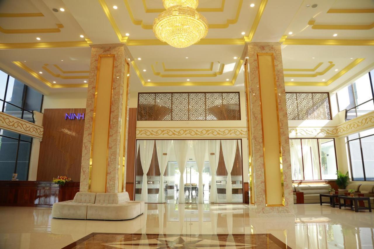 Ninh Kieu Riverside Hotel Can Tho Exterior photo