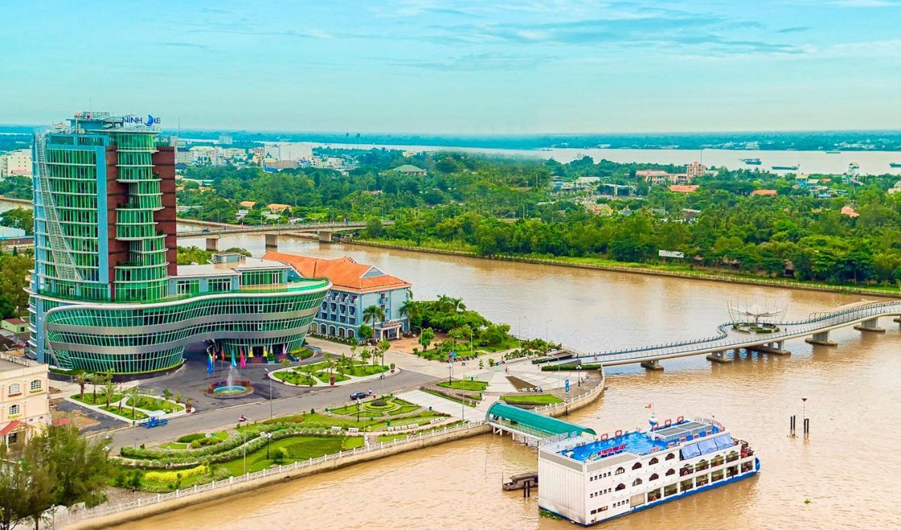 Ninh Kieu Riverside Hotel Can Tho Exterior photo