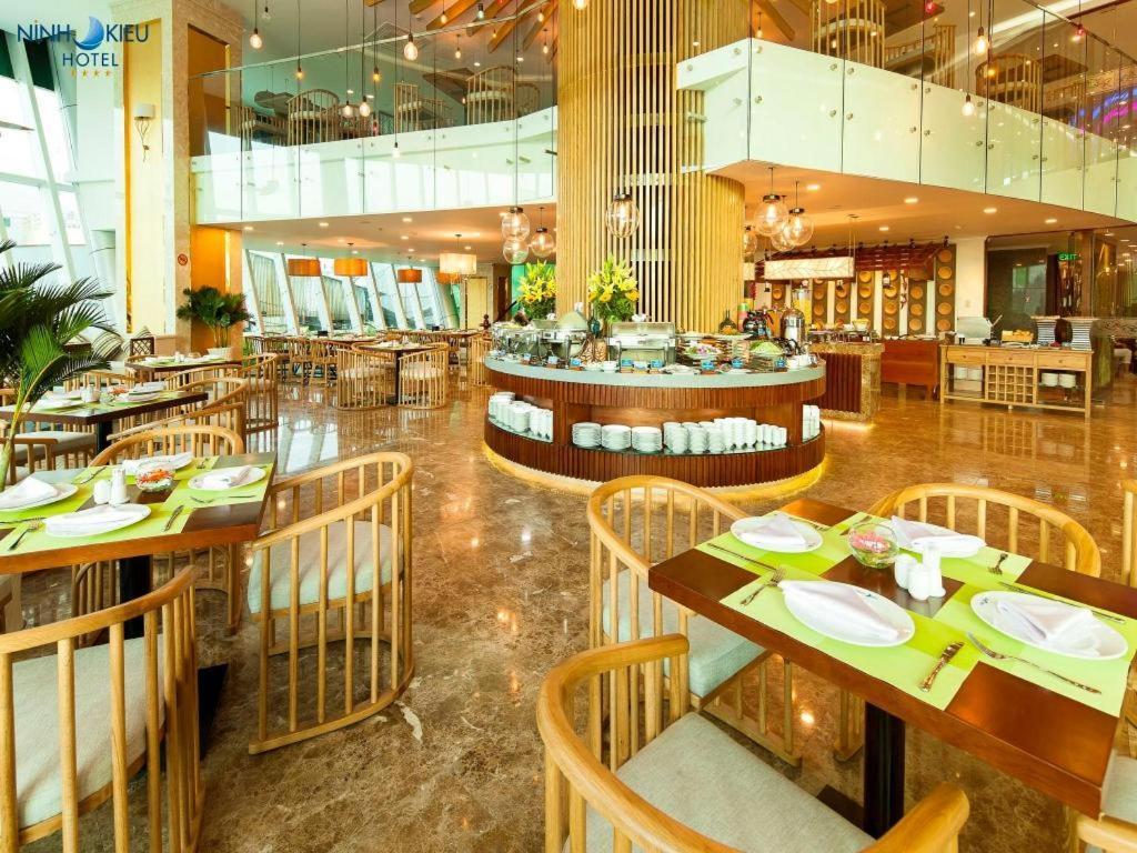 Ninh Kieu Riverside Hotel Can Tho Exterior photo