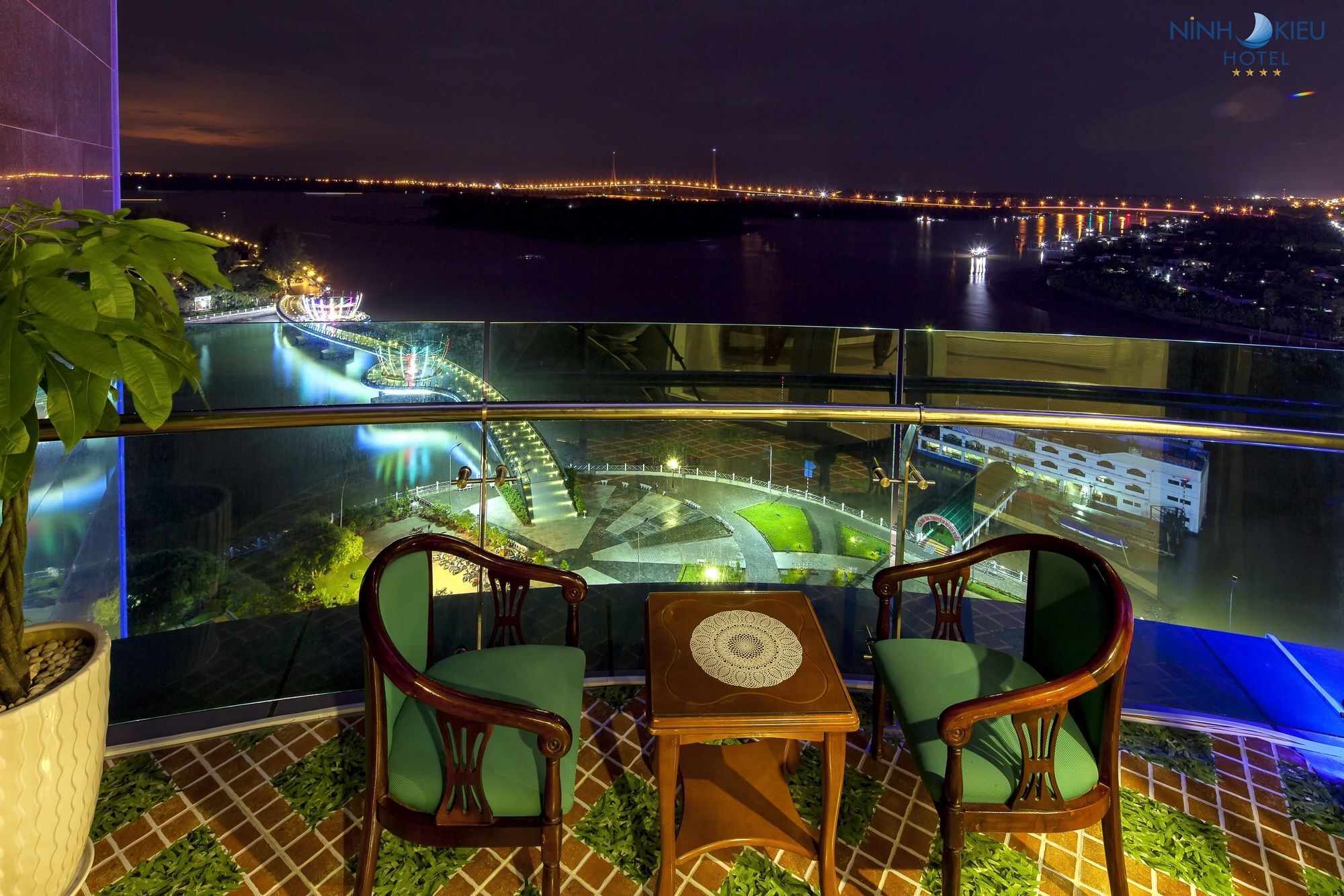 Ninh Kieu Riverside Hotel Can Tho Exterior photo