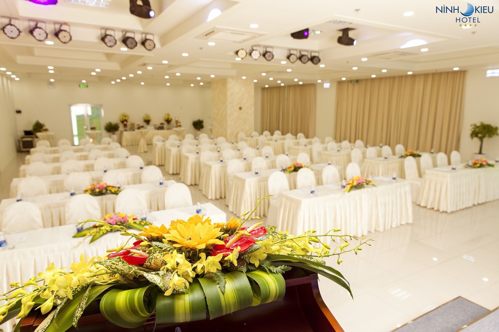 Ninh Kieu Riverside Hotel Can Tho Exterior photo