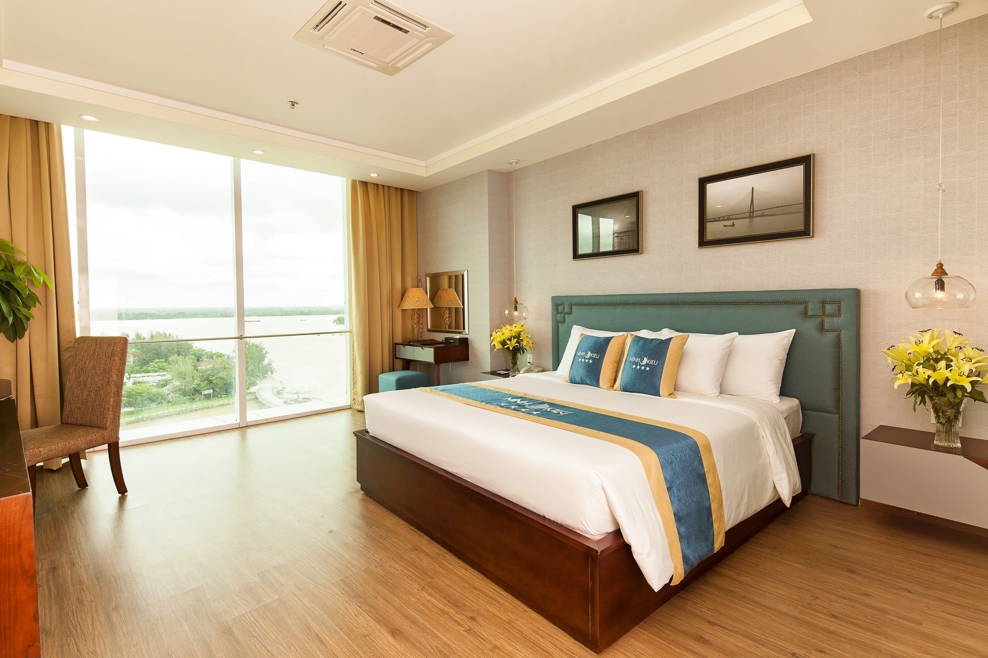 Ninh Kieu Riverside Hotel Can Tho Exterior photo
