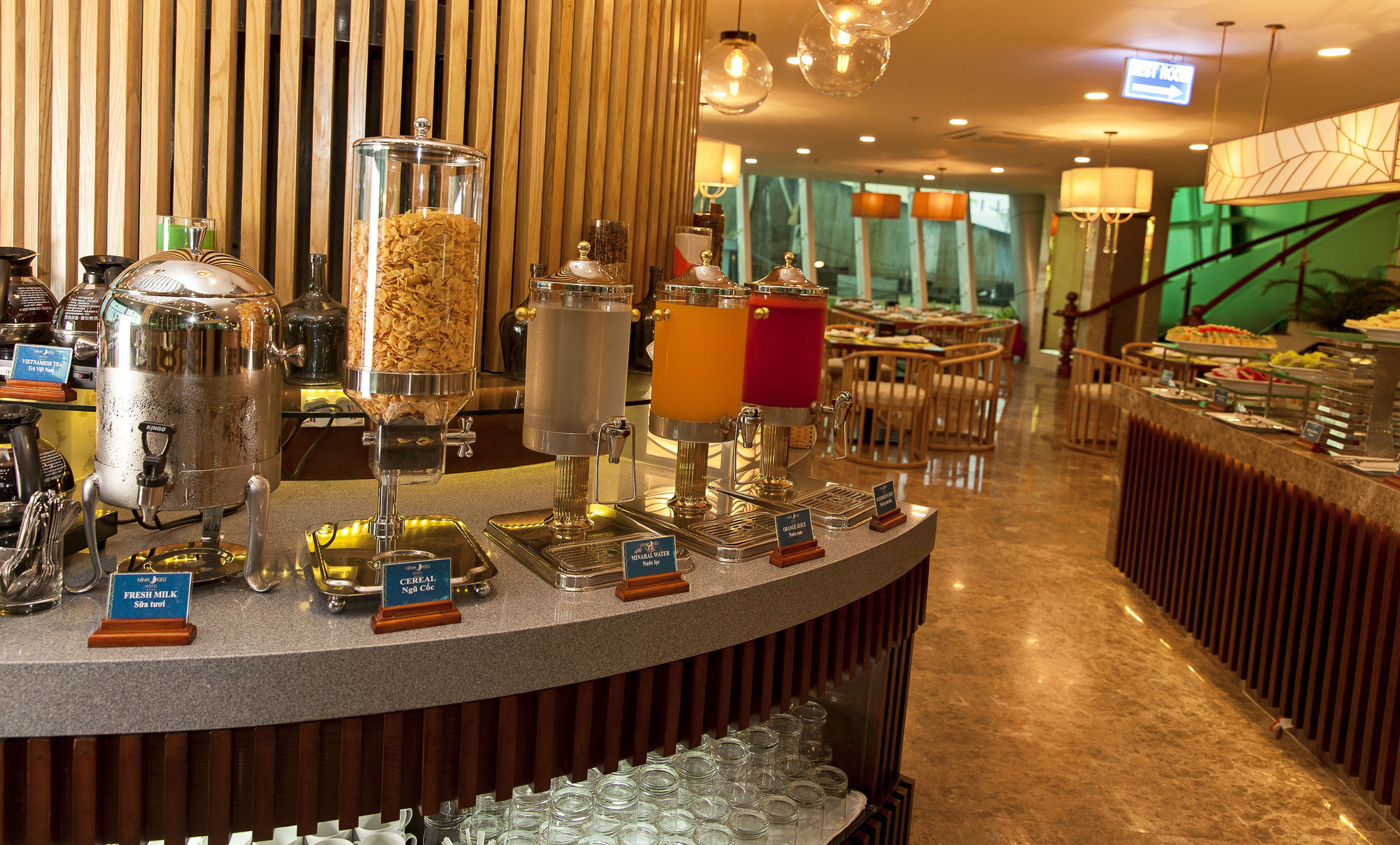 Ninh Kieu Riverside Hotel Can Tho Exterior photo