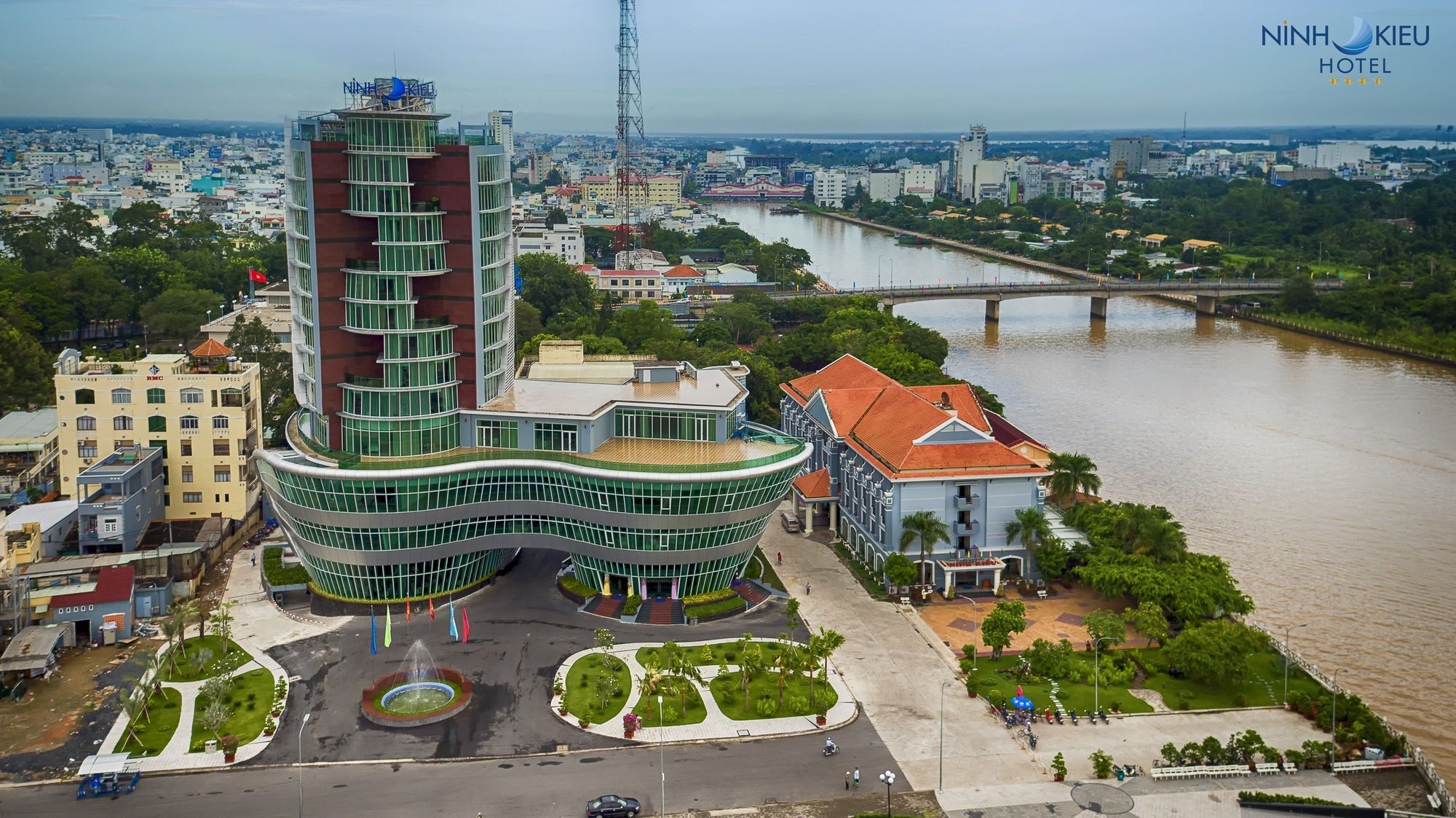Ninh Kieu Riverside Hotel Can Tho Exterior photo
