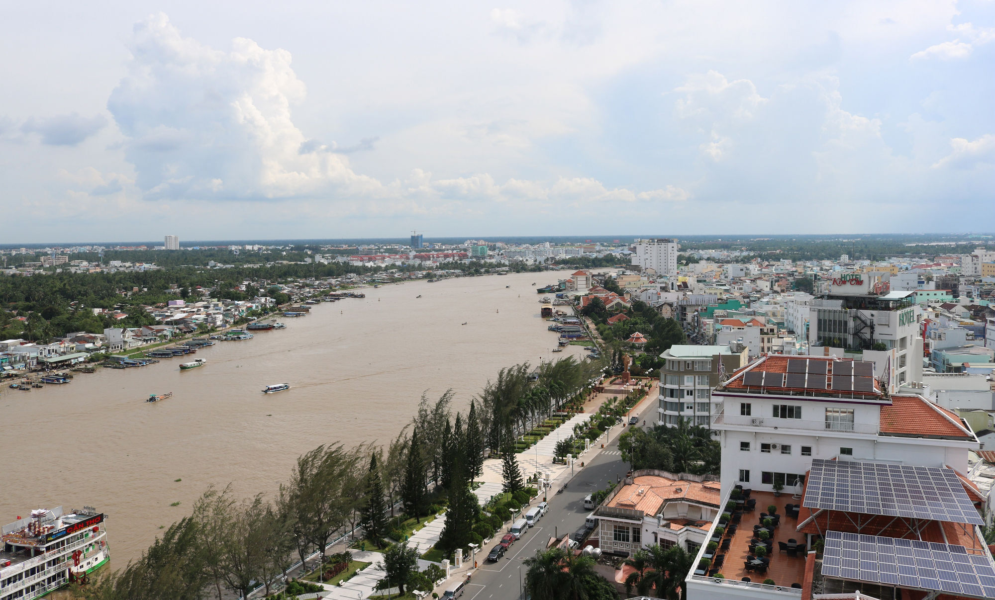 Ninh Kieu Riverside Hotel Can Tho Exterior photo